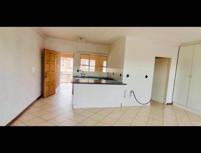 1 BEDROOM FLAT FOR SALE IN RENSBURG